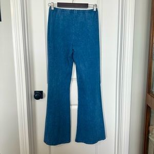 Flared stretch pants